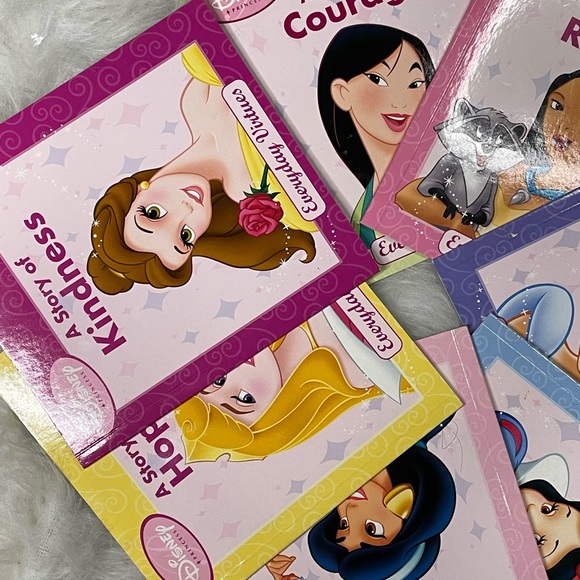 Disney Princess Books (7 Disney princesses) - Picture 5 of 12